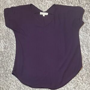EEUC pink rose dark purple lightweight V-Neck Top small